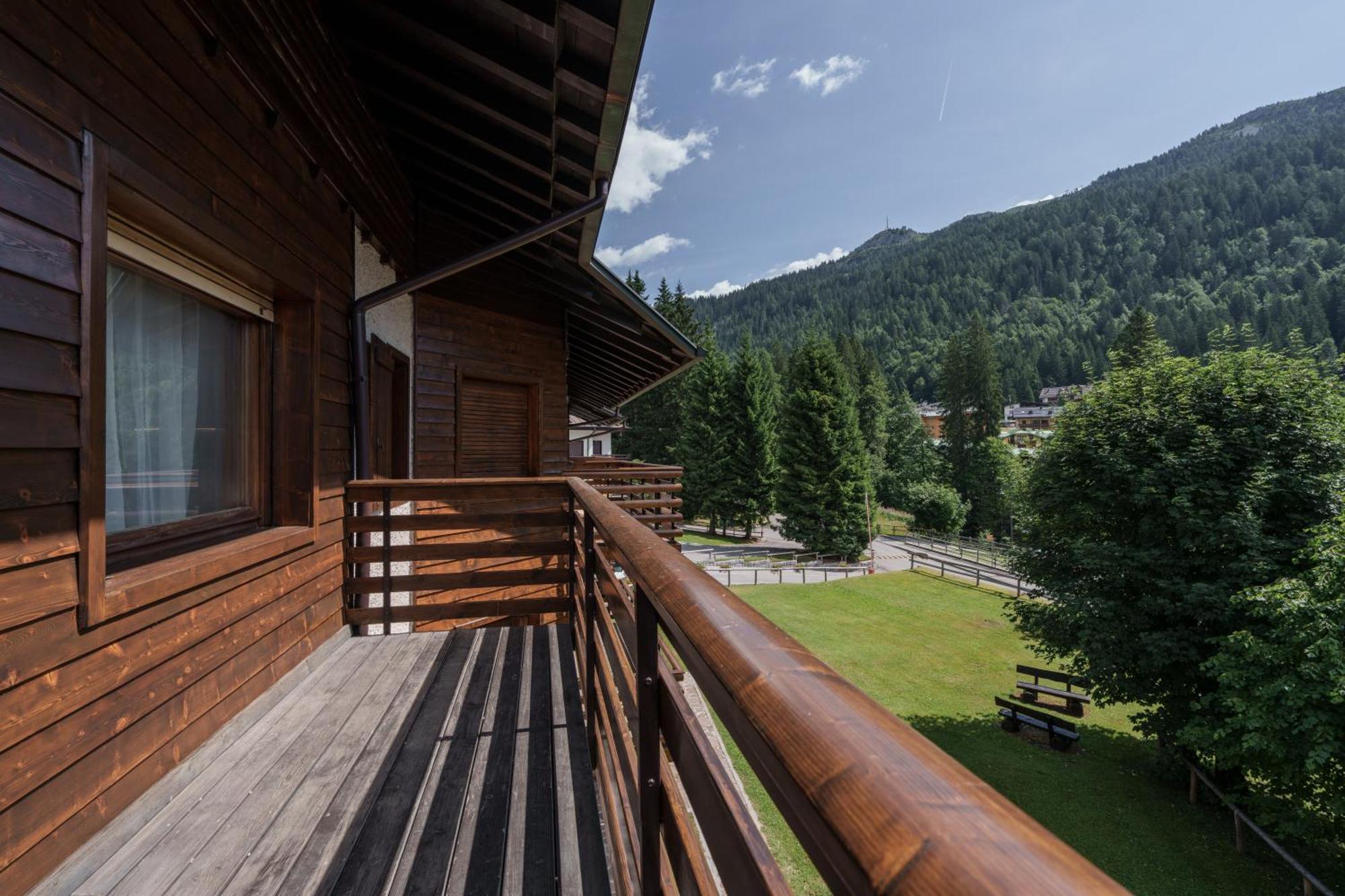Area Apartments Мадонна-ді-Кампільйо Екстер'єр фото